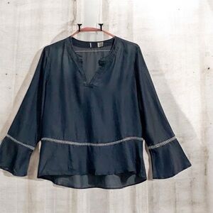 DENIM BLOUSE (NEW WITHOUT TANGS)